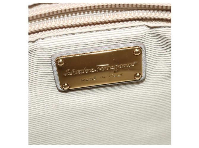 Borsa a Spalla Salvatore Ferragamo Vala in Pelle Grigia Oro Auth 135353 Marrone D'oro - vista 17