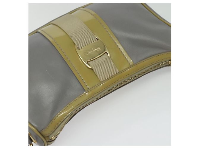 Borsa a Spalla Salvatore Ferragamo Vala in Pelle Grigia Oro Auth 135353 Marrone D'oro - vista 6