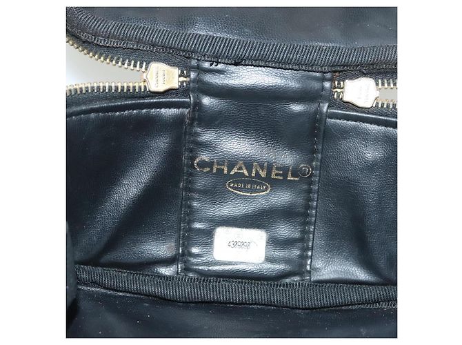 CHANEL Necessaire Vanity Couro envernizado Preto Ouro CC Auth 137125 Dourado - vista 10