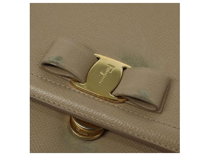 Borsa a mano Vala in pelle 2 in 1 beige e oro Auth BA4303 di Salvatore Ferragamo - vista 19
