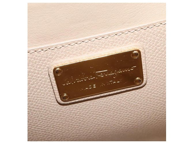 Borsa a mano Vala in pelle 2 in 1 beige e oro Auth BA4303 di Salvatore Ferragamo - vista 21