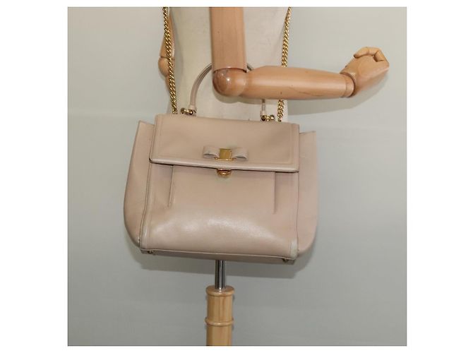 Borsa a mano Vala in pelle 2 in 1 beige e oro Auth BA4303 di Salvatore Ferragamo - vista 26
