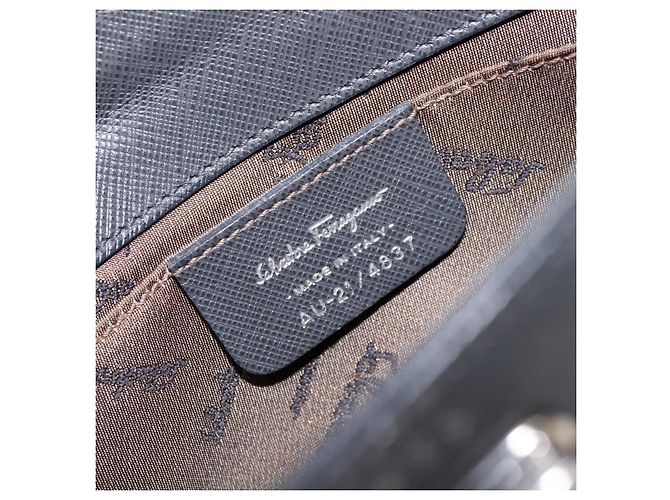Borsa a Spalla Gancini in Pelle Grigia Argento Auth BA4441 di Salvatore Ferragamo - vista 12