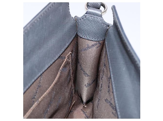 Borsa a Spalla Gancini in Pelle Grigia Argento Auth BA4441 di Salvatore Ferragamo - vista 17