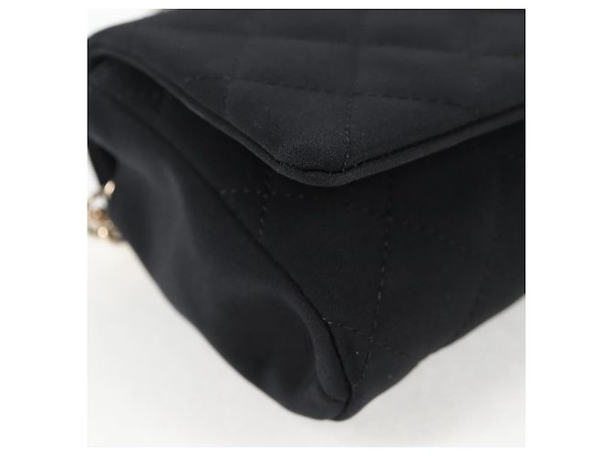 CHANEL Borsa a Spalla Matelassé in Nylon Nera con Catena CC Auth 129738V Nero - vista 14