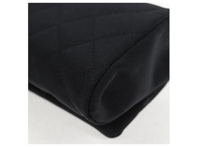 CHANEL Borsa a Spalla Matelassé in Nylon Nera con Catena CC Auth 129738V Nero - vista 17