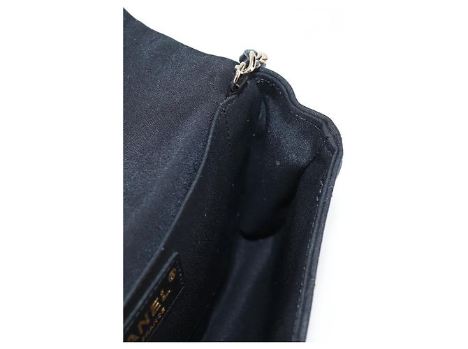 CHANEL Borsa a Spalla Matelassé in Nylon Nera con Catena CC Auth 129738V Nero - vista 20