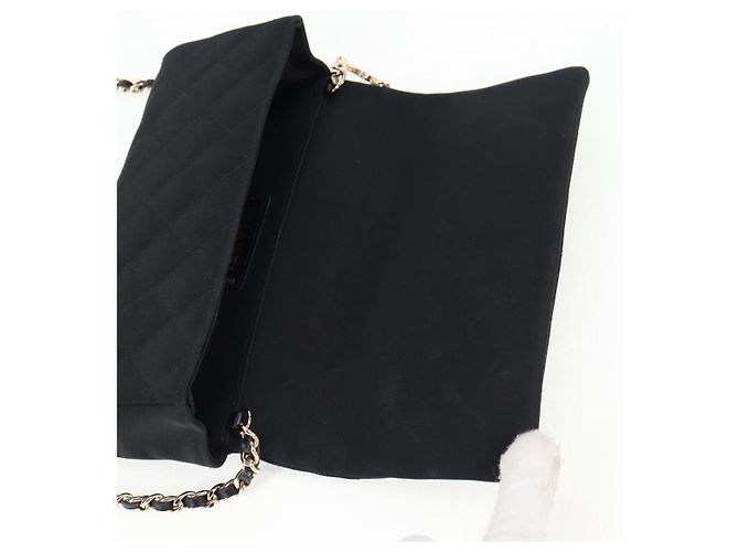 CHANEL Borsa a Spalla Matelassé in Nylon Nera con Catena CC Auth 129738V Nero - vista 9