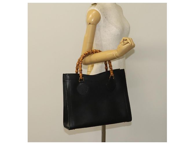 Bolsa de mão em couro Gucci Bamboo preta e dourada 002 1095 0260 Auth ep10062 Preto Dourado - vista 20