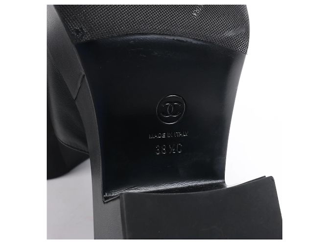 Timeless Mule in pelle Camelia di Chanel in nero, taglia 38,5 EU - vista 11