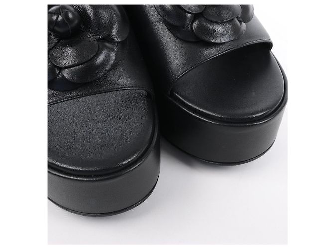 Timeless Mule in pelle Camelia di Chanel in nero, taglia 38,5 EU - vista 12