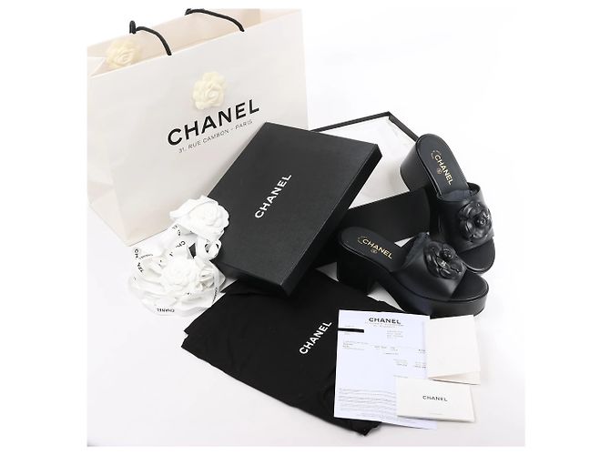 Timeless Mule in pelle Camelia di Chanel in nero, taglia 38,5 EU - vista 13