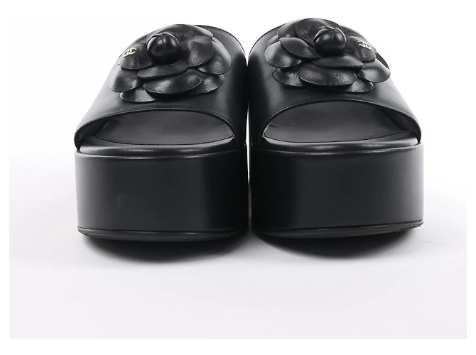 Timeless Mule in pelle Camelia di Chanel in nero, taglia 38,5 EU - vista 4