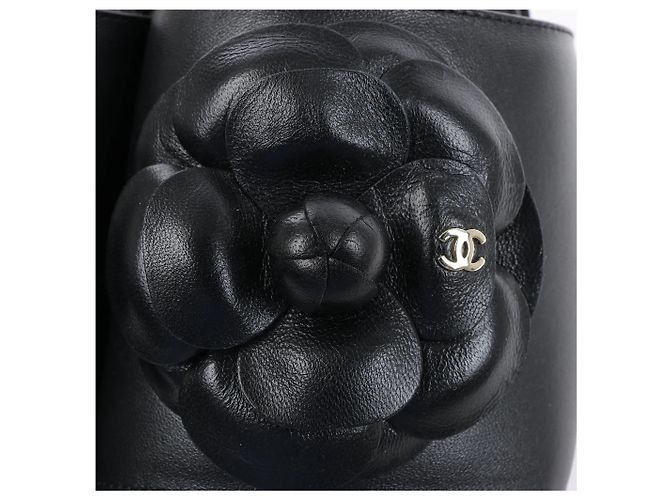 Timeless Mule in pelle Camelia di Chanel in nero, taglia 38,5 EU - vista 6