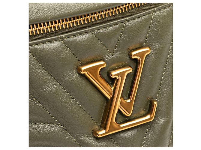 Bumbag New Wave marrone Louis Vuitton Cachi - vista 8