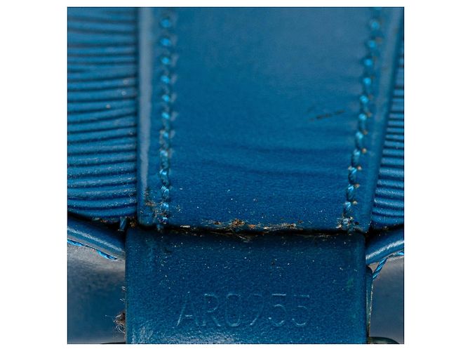 Louis Vuitton Randonnee PM in Epi Blu - vista 6