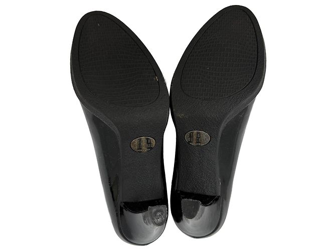Stuart Weitzman Pumps aus schwarzem Lackleder - Ansicht 9