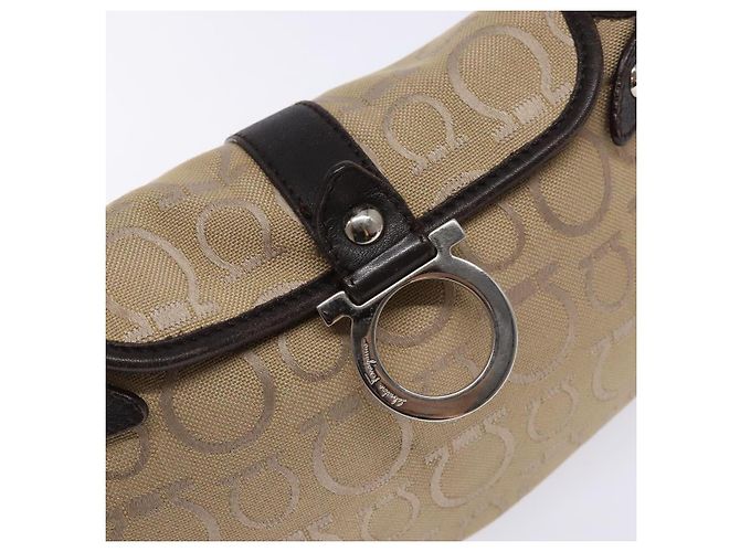 Borsa a mano Gancini in tela beige e argento di Salvatore Ferragamo Auth bs28514 - vista 10