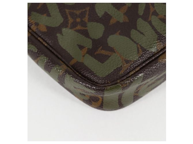 LOUIS VUITTON Pochette Accessoires Graffiti Pouch Khaki M92191 LV Auth ep10096V Caqui Monograma - vista 15