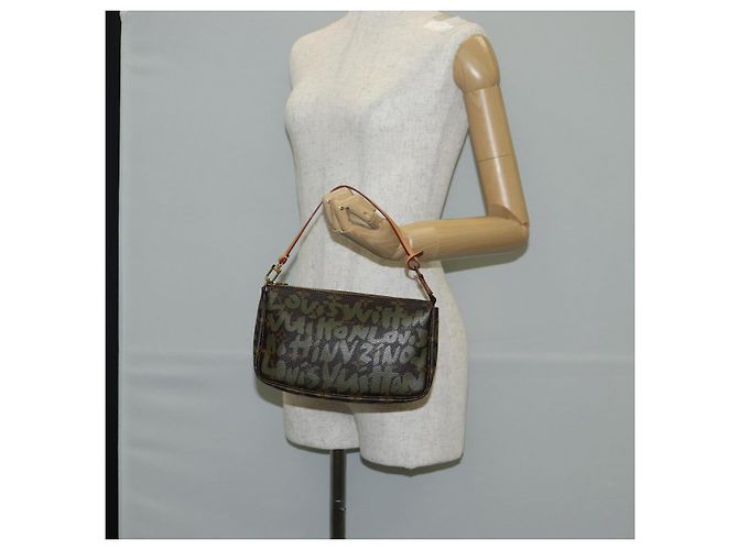 LOUIS VUITTON Pochette Accessoires Graffiti Pouch Khaki M92191 LV Auth ep10096V Caqui Monograma - vista 22