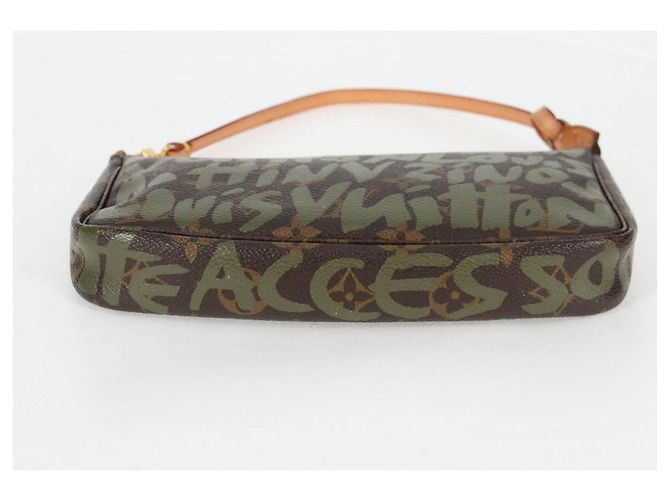 LOUIS VUITTON Pochette Accessoires Graffiti Pouch Khaki M92191 LV Auth ep10096V Caqui Monograma - vista 5