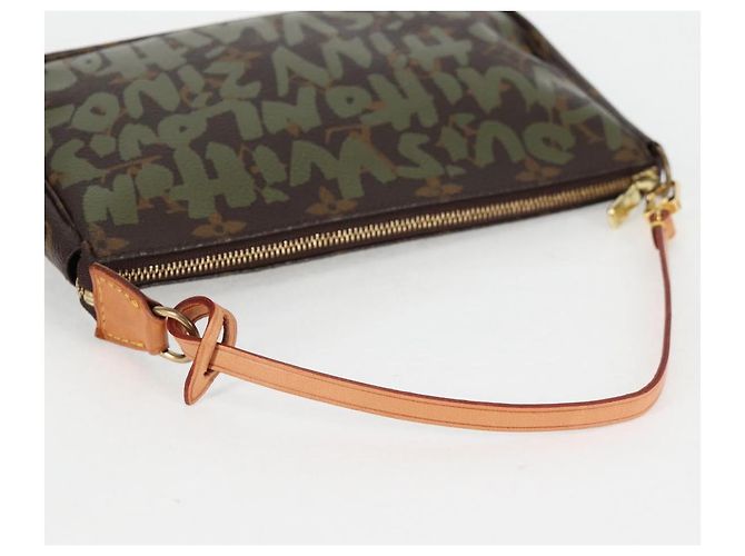 LOUIS VUITTON Pochette Accessoires Graffiti Pouch Khaki M92191 LV Auth ep10096V Caqui Monograma - vista 7
