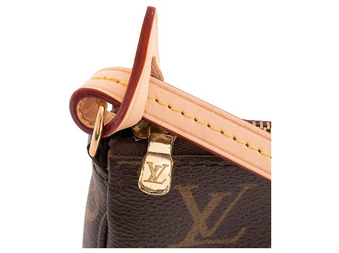 LOUIS VUITTON - Pochette Accessoires Louis Vuitton aus beschichtetem Monogramm-Canvas - Ansicht 5