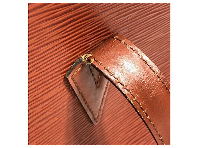 Borsa a Spalla Lussac in Pelle Epi M52283 di Louis Vuitton Marrone - vista 7