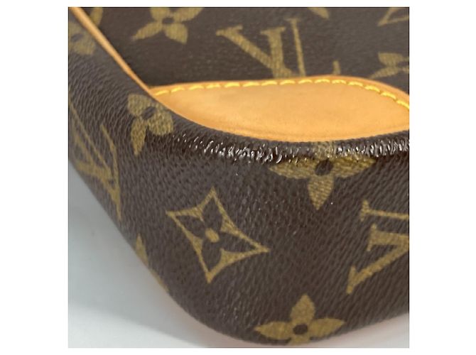 Bolso de Hombro Pochette Danube Monograma Louis Vuitton Castaño - vista 7