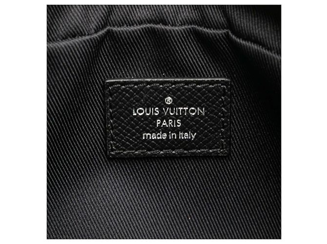 Bumbag exterior Monogram Eclipse negro Louis Vuitton - vista 5