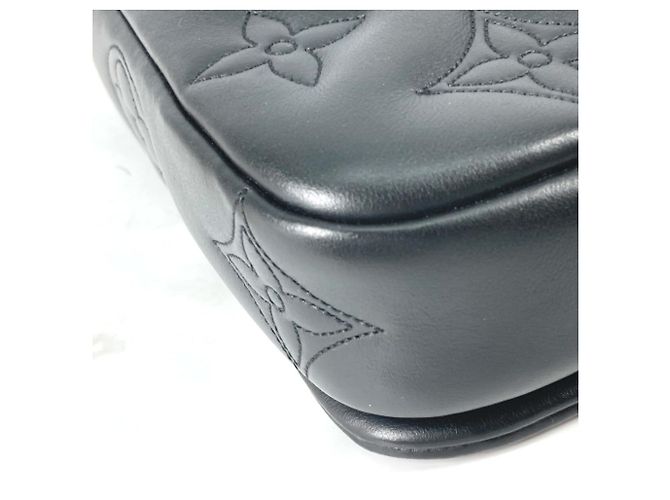 Portafoglio Louis Vuitton Monogram Bubblegram con tracolla Nero Monogramma - vista 17