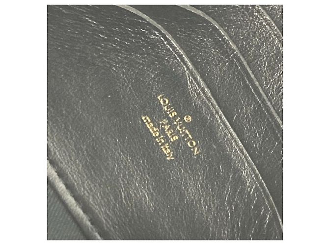 Portafoglio Louis Vuitton Monogram Bubblegram con tracolla Nero Monogramma - vista 8