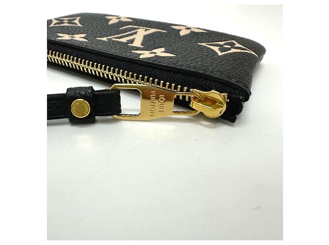Pochette Cle Coin Case Monogram Empreinte Louis Vuitton Negro Dorado - vista 5