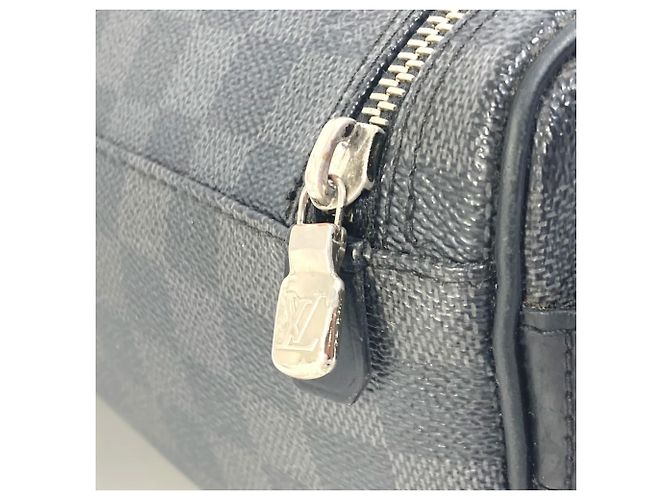 Neceser Damier Graphite Louis Vuitton Negro - vista 4