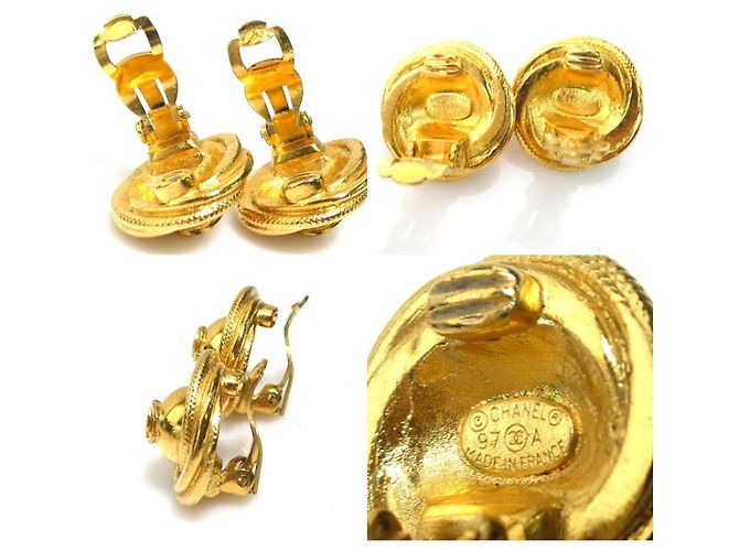 Orecchini in metallo dorato Chanel Coco Mark D'oro - vista 5