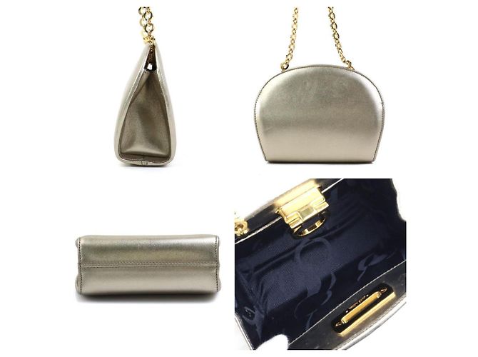 Borsa a Spalla in Pelle e Metallo Gancini di Salvatore Ferragamo D'oro - vista 2