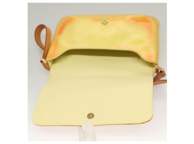 LOUIS VUITTON Borsa Thompson Street Monogram Vernis Gialla M91071 LV Auth BA4453 D'oro - vista 10