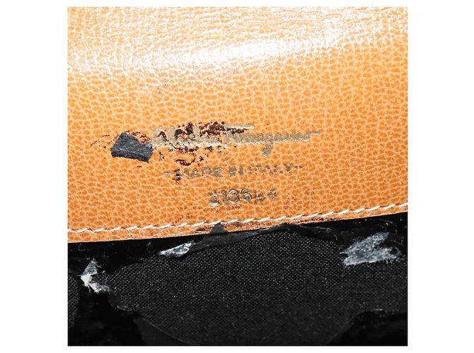 Borsa a Spalla Salvatore Ferragamo in Pelle Beige Oro Auth 133427 D'oro - vista 12