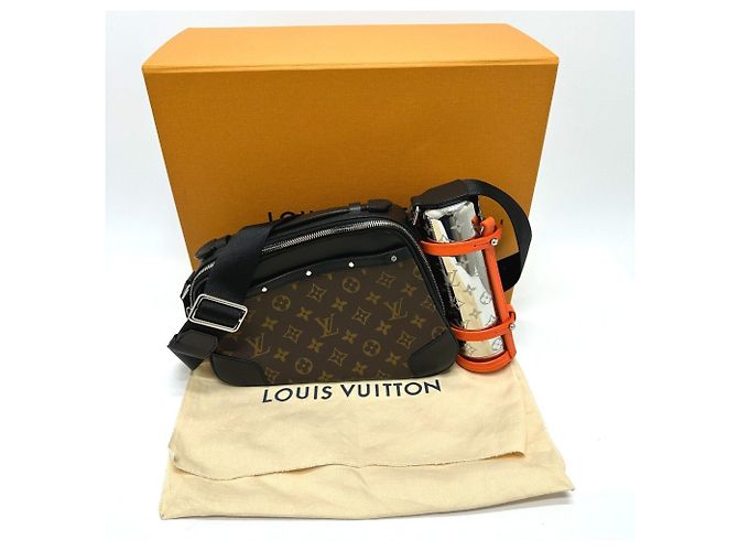 Borsa a spalla Biker Monogram Macassar di Louis Vuitton Marrone - vista 16