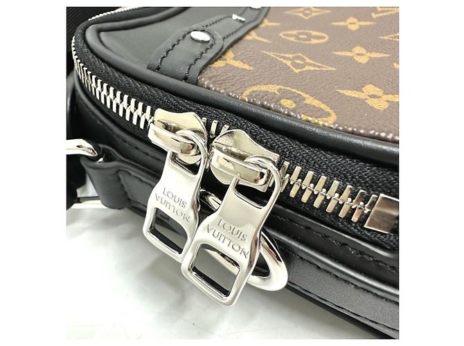 Borsa a spalla Biker Monogram Macassar di Louis Vuitton Marrone - vista 6