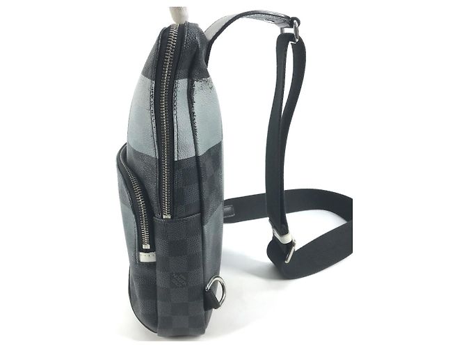 Borsa a tracolla Louis Vuitton N40403 Damier Graphite Giant Avenue Marrone Nero - vista 4