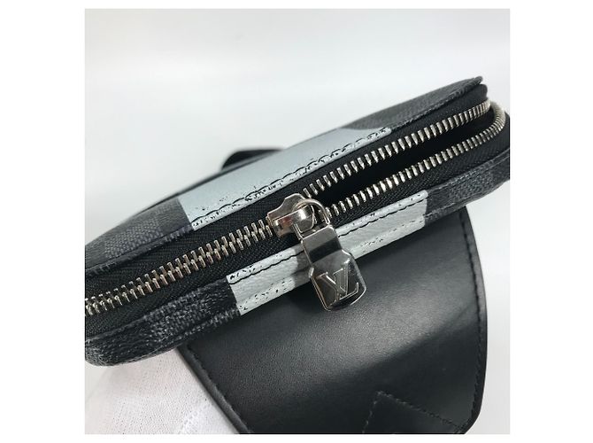 Borsa a tracolla Louis Vuitton N40403 Damier Graphite Giant Avenue Marrone Nero - vista 9