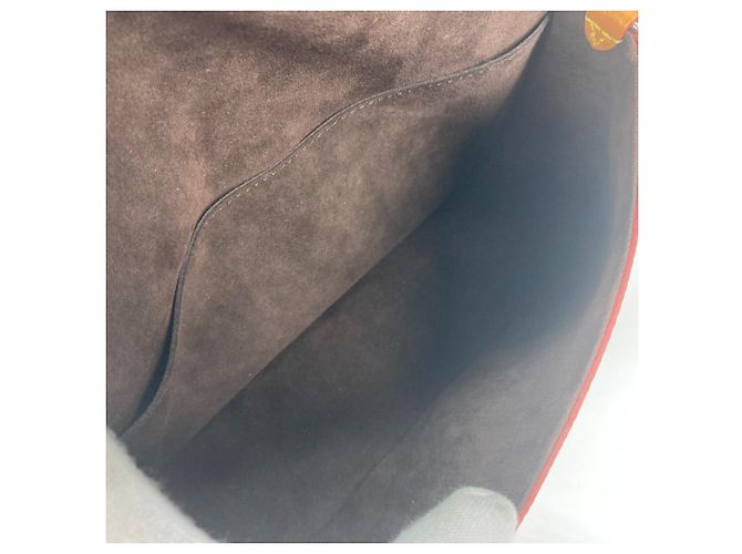 Borsa a Spalla Pochette Bussi NM in Epi Louis Vuitton Beige - vista 11