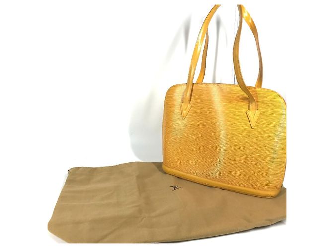 Borsa a Spalla Lussac in Pelle Epi Louis Vuitton Giallo - vista 15