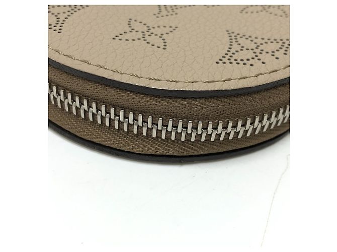 Borsa Louis Vuitton Monogram Mahina Bella Beige - vista 13