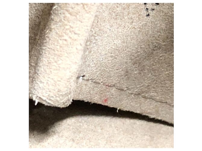 Borsa Louis Vuitton Monogram Mahina Bella Beige - vista 17
