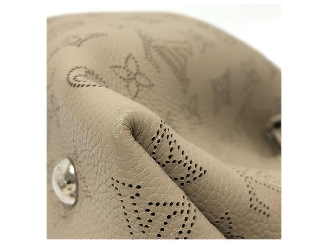 Borsa Louis Vuitton Monogram Mahina Bella Beige - vista 7