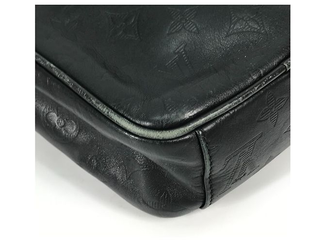 Borsa a spalla Pochette Danube PM Monogram Shadow di Louis Vuitton Nero - vista 8