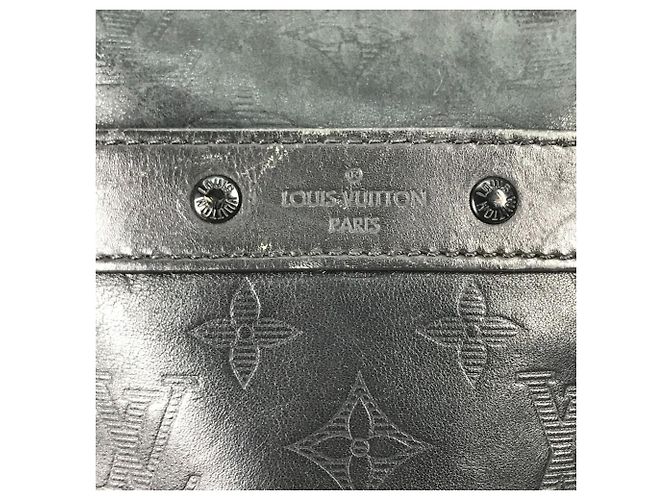 Borsa a spalla Pochette Danube PM Monogram Shadow di Louis Vuitton Nero - vista 9
