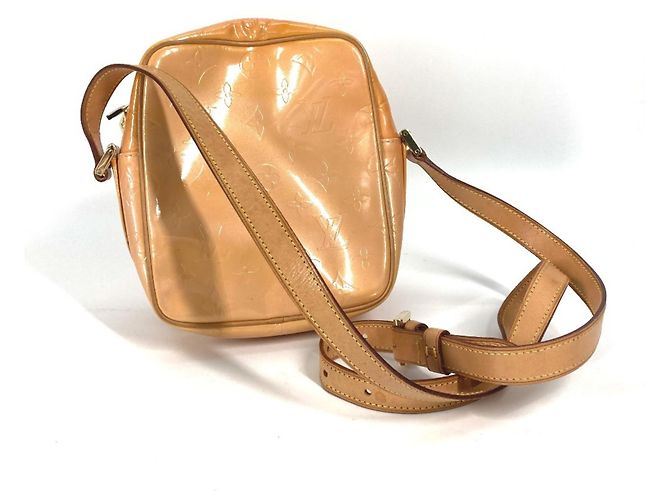 Borsa a spalla Worcester in Monogram Vernis di Louis Vuitton Marrone Rosa - vista 2
